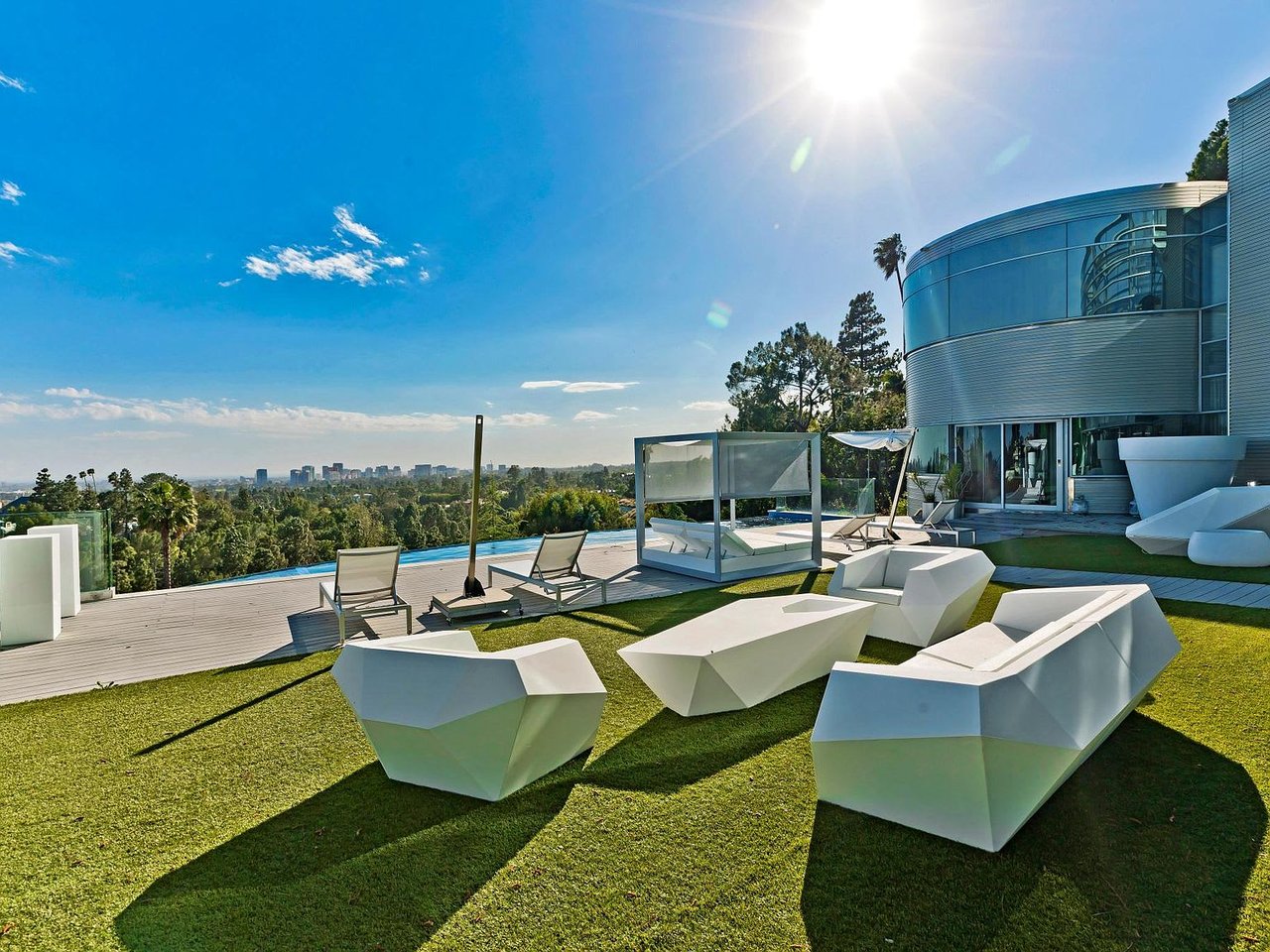 Estate Opulent