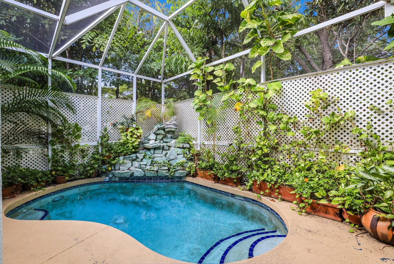 1379 Tearose Place