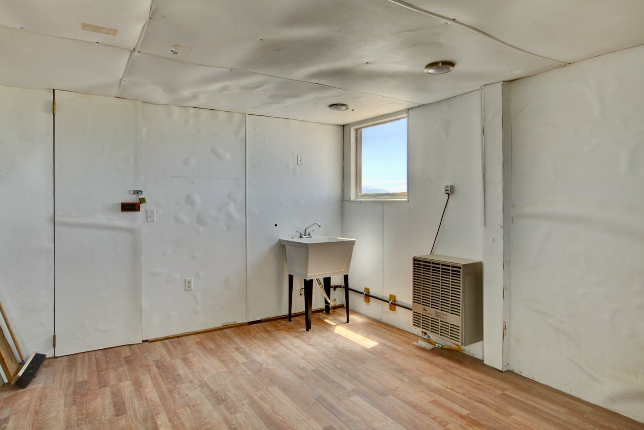 26132 Hammond Avenue