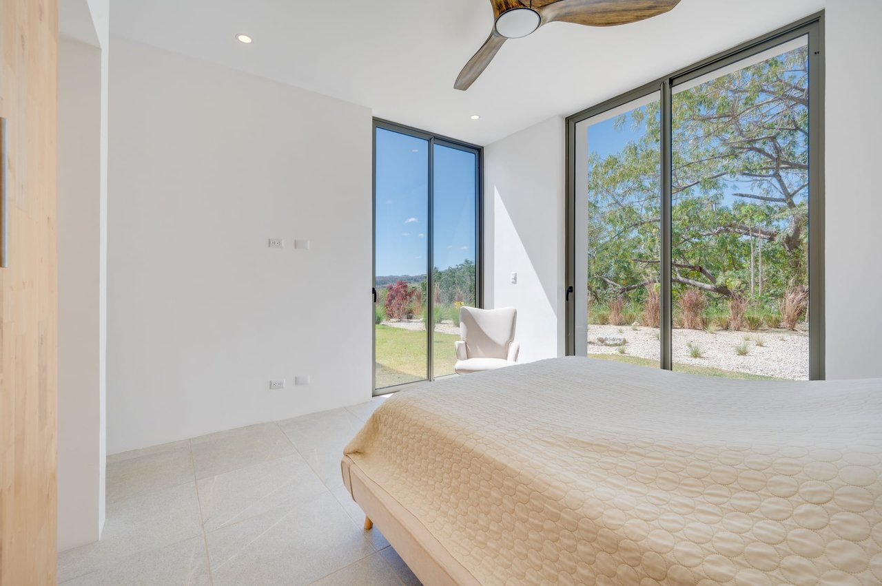 Finca Hermosa | Modern 3BR Luxury Villa with Infinity Pool in Exclusive Finca Panama Community