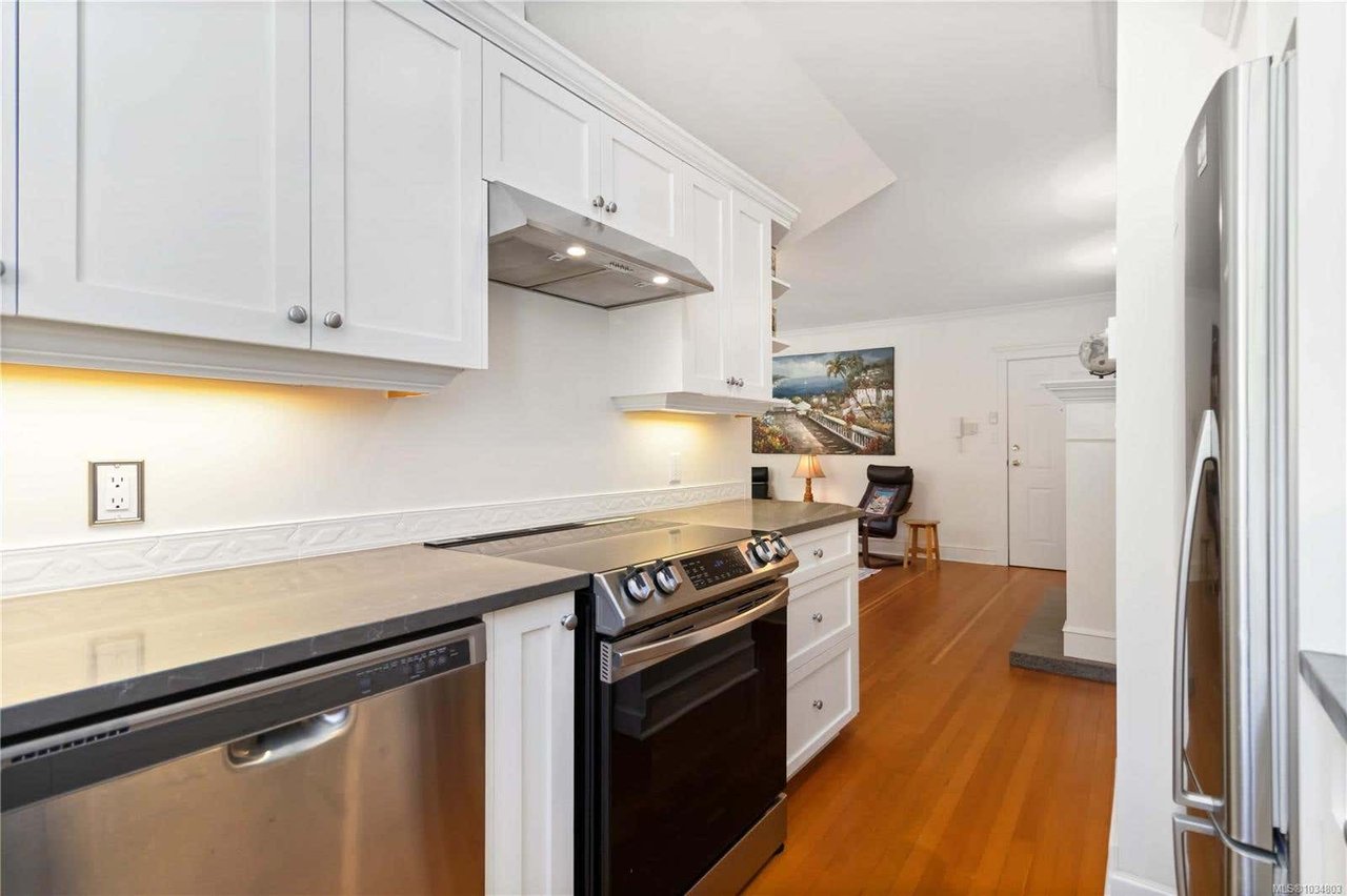 349 Foul Bay Rd F