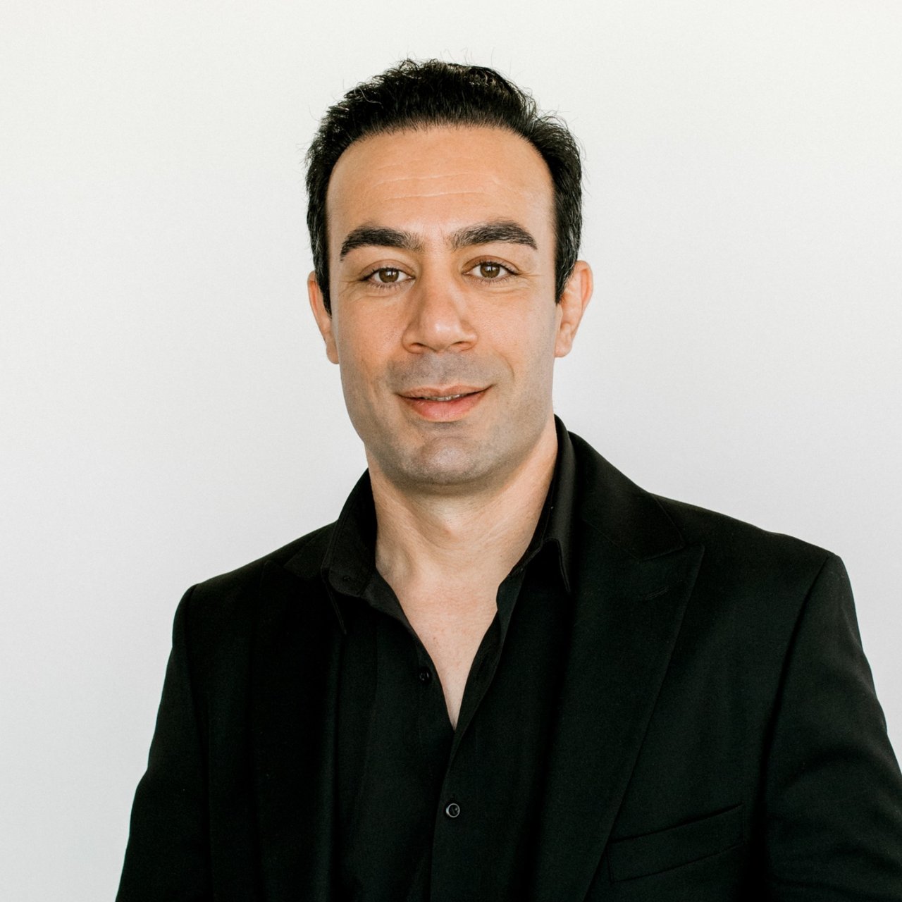 Cyrus  Ria 