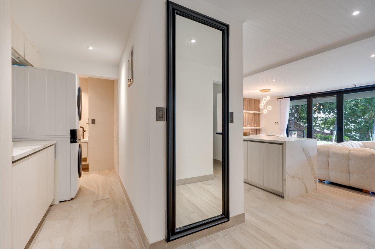 Flamingo Marina Cove 416 – Beachfront Condo