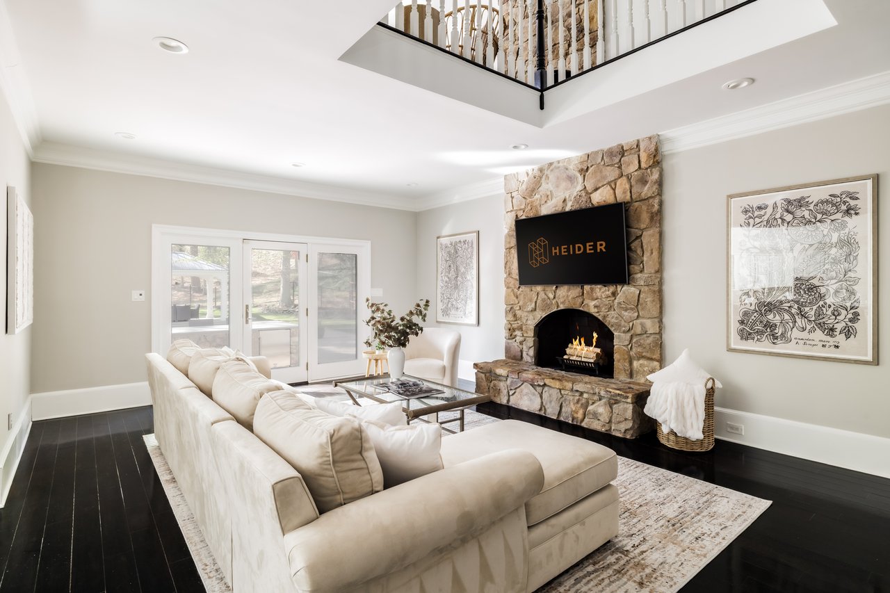 9200 Holly Oak Drive