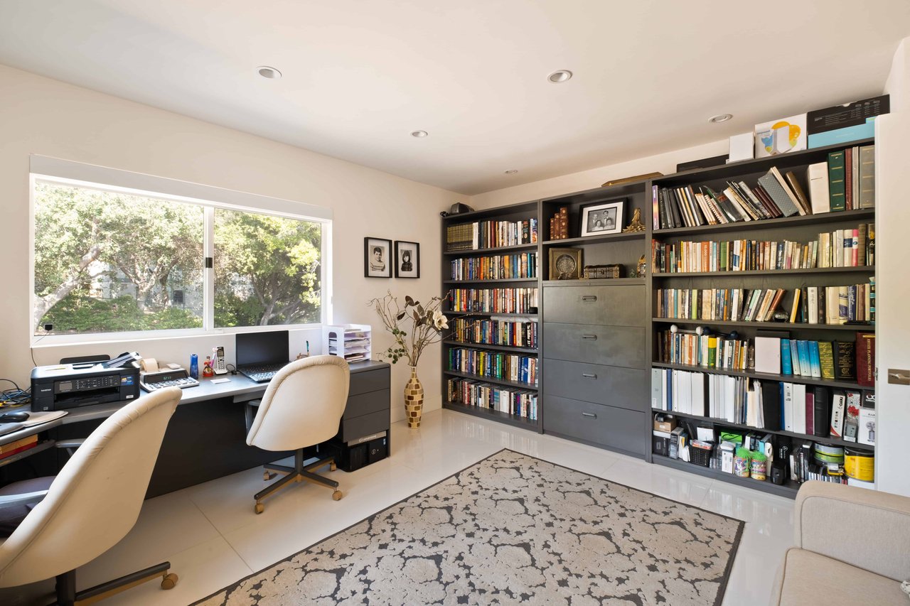 OFF MARKET : ENCINO, CA