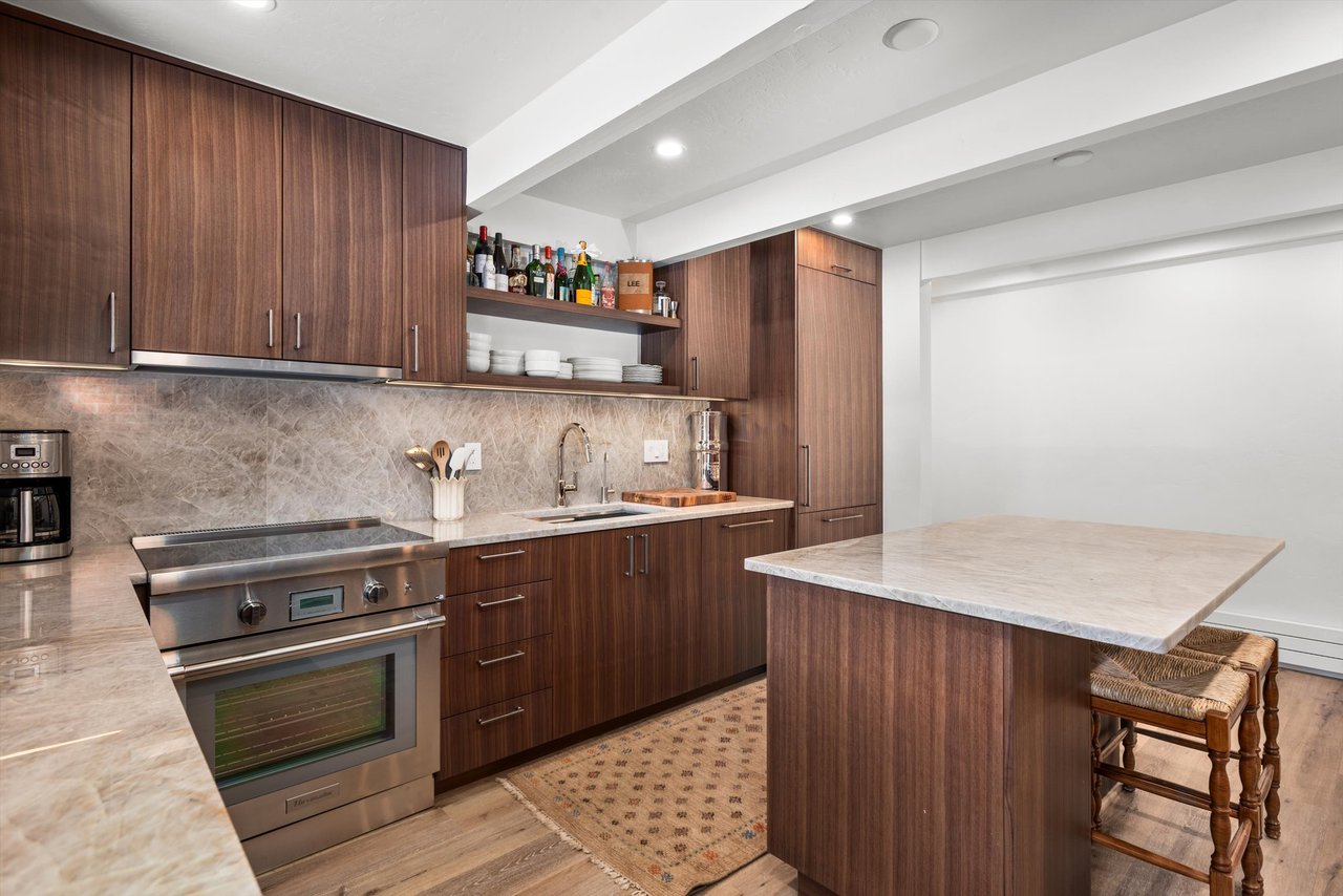 Wonderful 3 Bedroom Condo at Chateau Blanc 