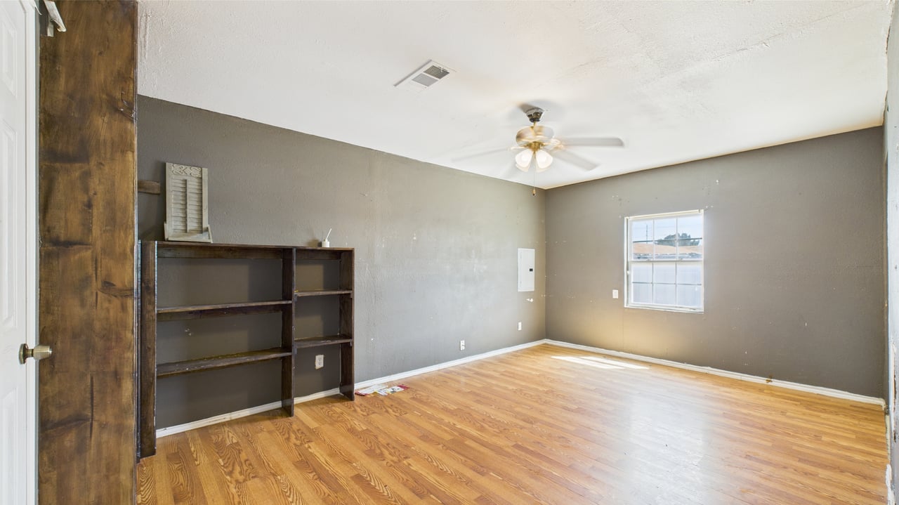 1017 W 5th