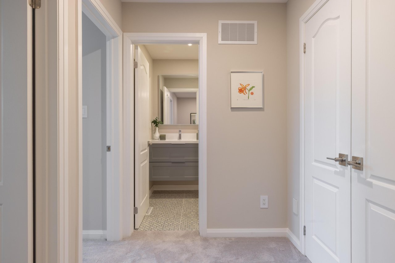 1064 Queen Street W 32A
