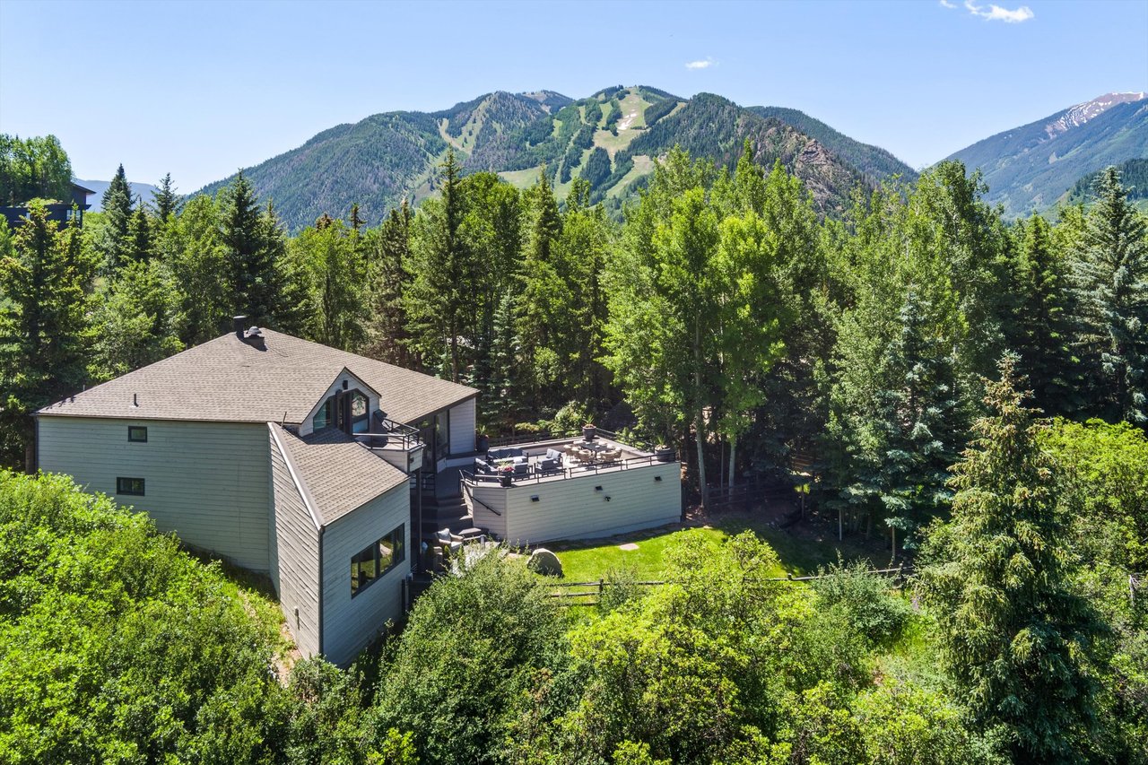Designer Living with Unmatched Mountain Views