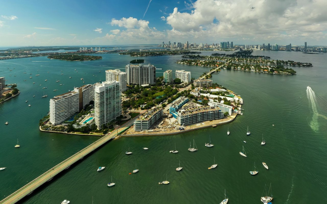 VENETIAN ISLES NEIGHBORHOOD