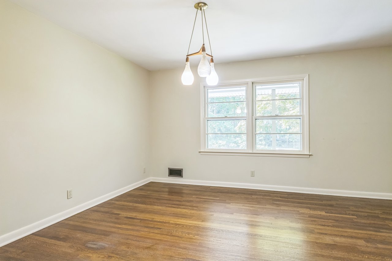 1646 Rainier Falls