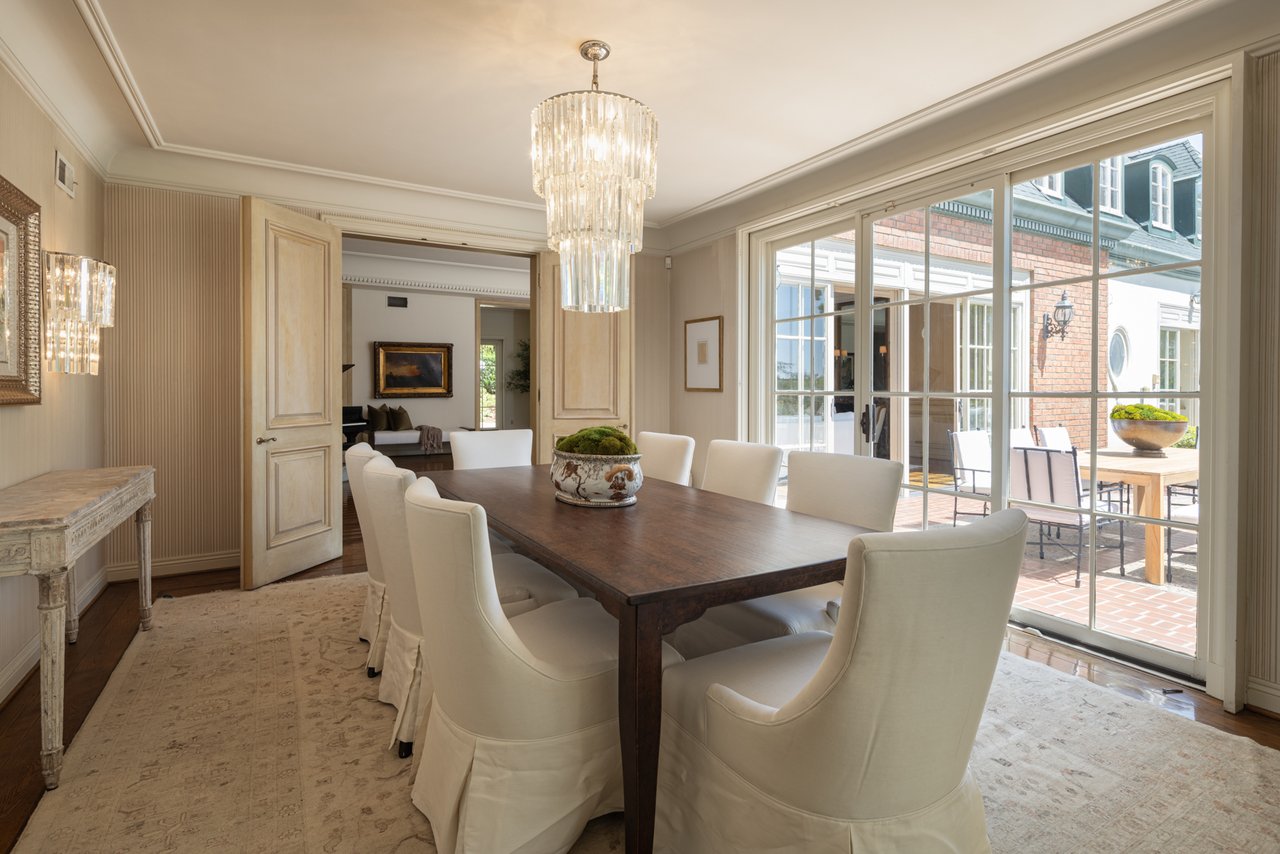 1025 N Crescent Dr, Beverly Hills