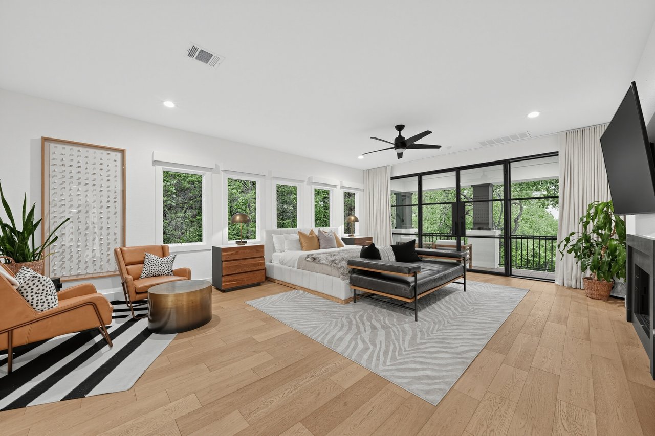 THE CANOPY 3.3 private acres in the heart of West Lake Hills.
