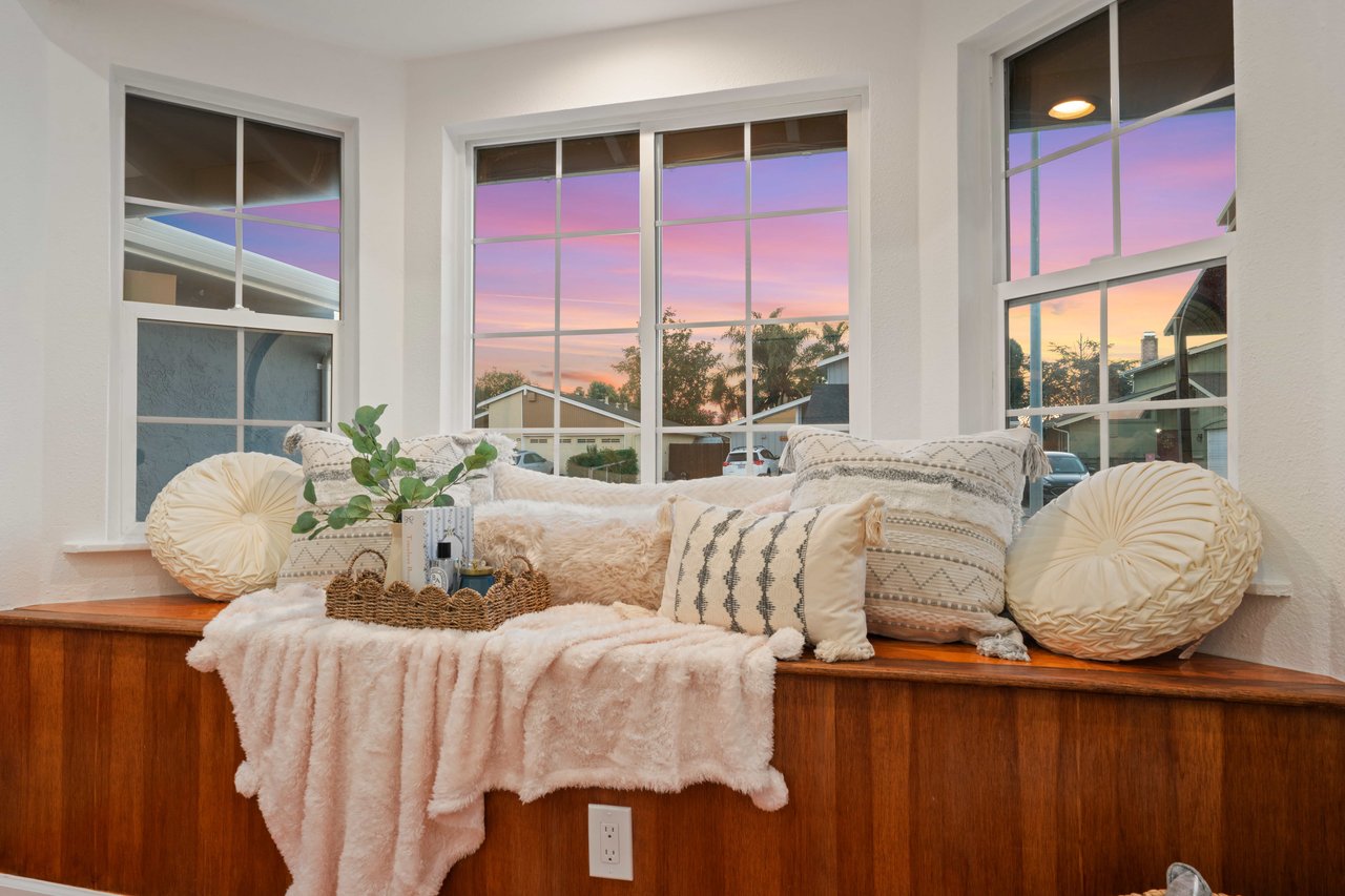 32490 Lake Temescal Ln