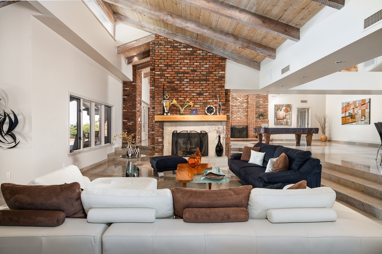 Luxury PV Hilltop Sanctuary