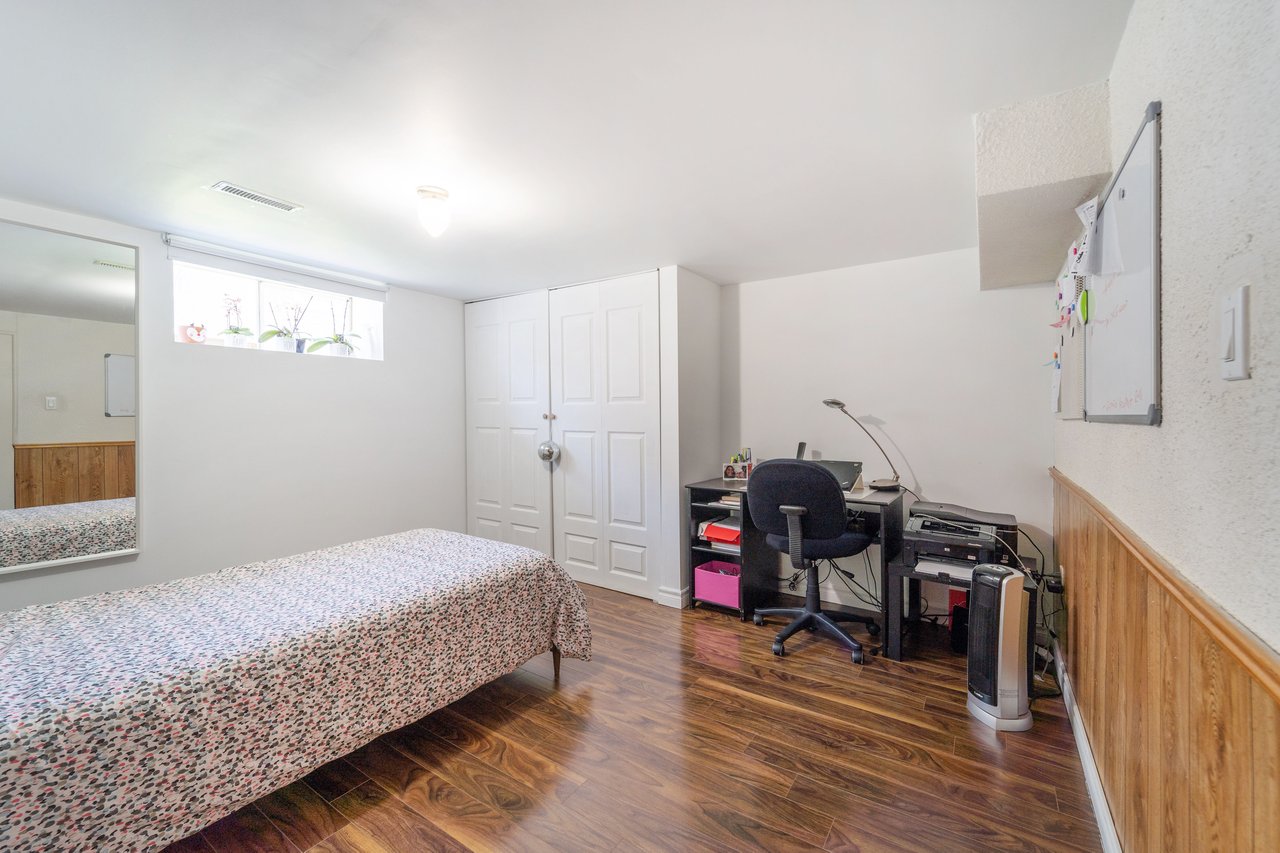 1351 Haig Blvd