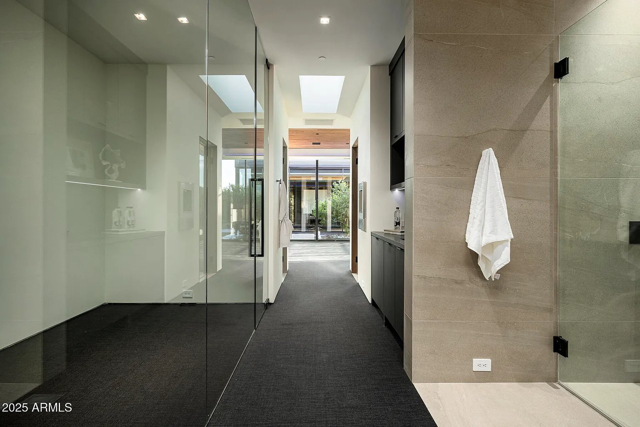 6911 E Jackrabbit Rd