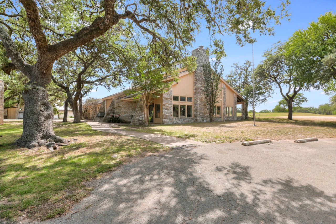 Golf Course Grandeur - 9112 Balcones Club Drive