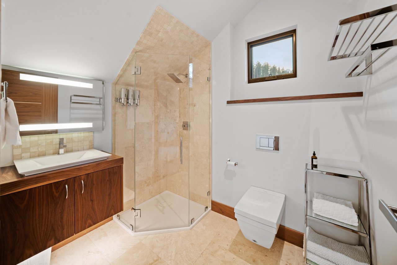 Refined Mountain Living at Cairns Landing