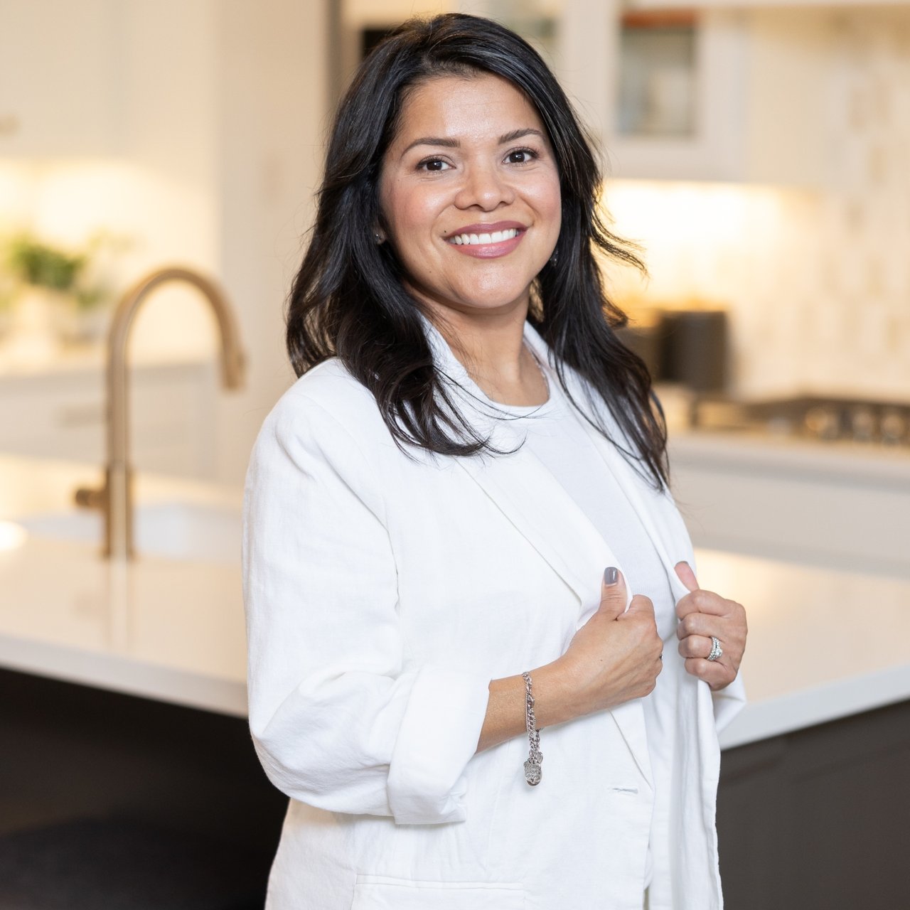 Yvonne Nieto-Benavides Dallas, TX Real Estate Agent Headshot