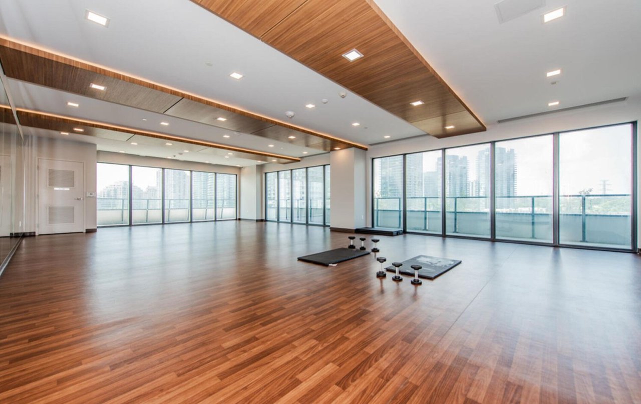 30 Shore Breeze Drive Unit: 2722