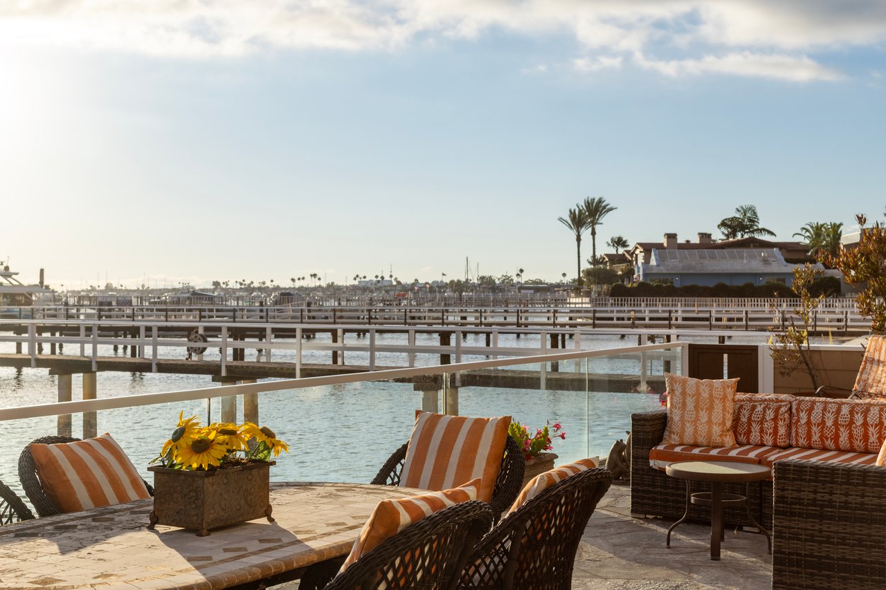 Rare Bayfront Offering