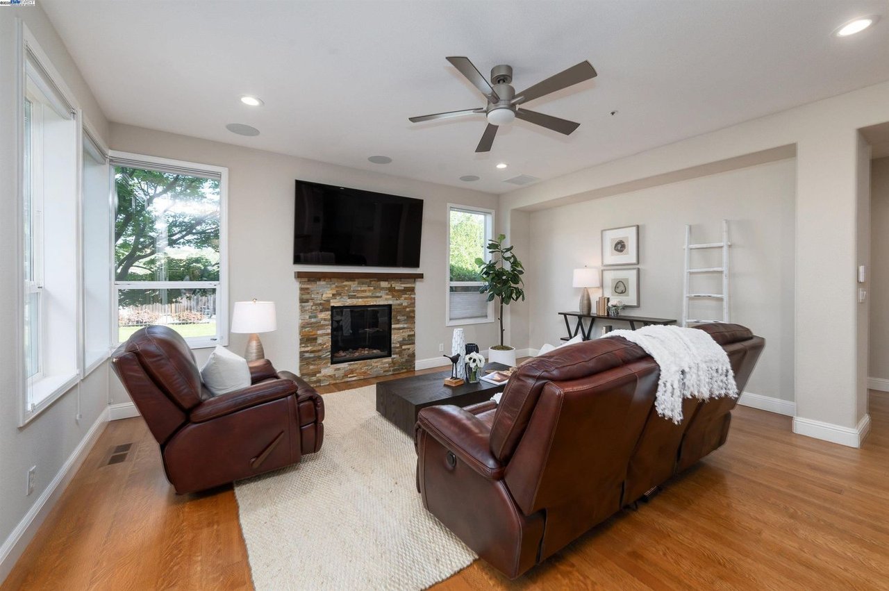 1398 Benedict Ct