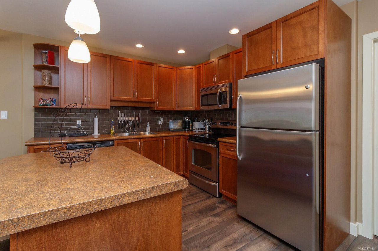 2692 Deville Rd, Langford