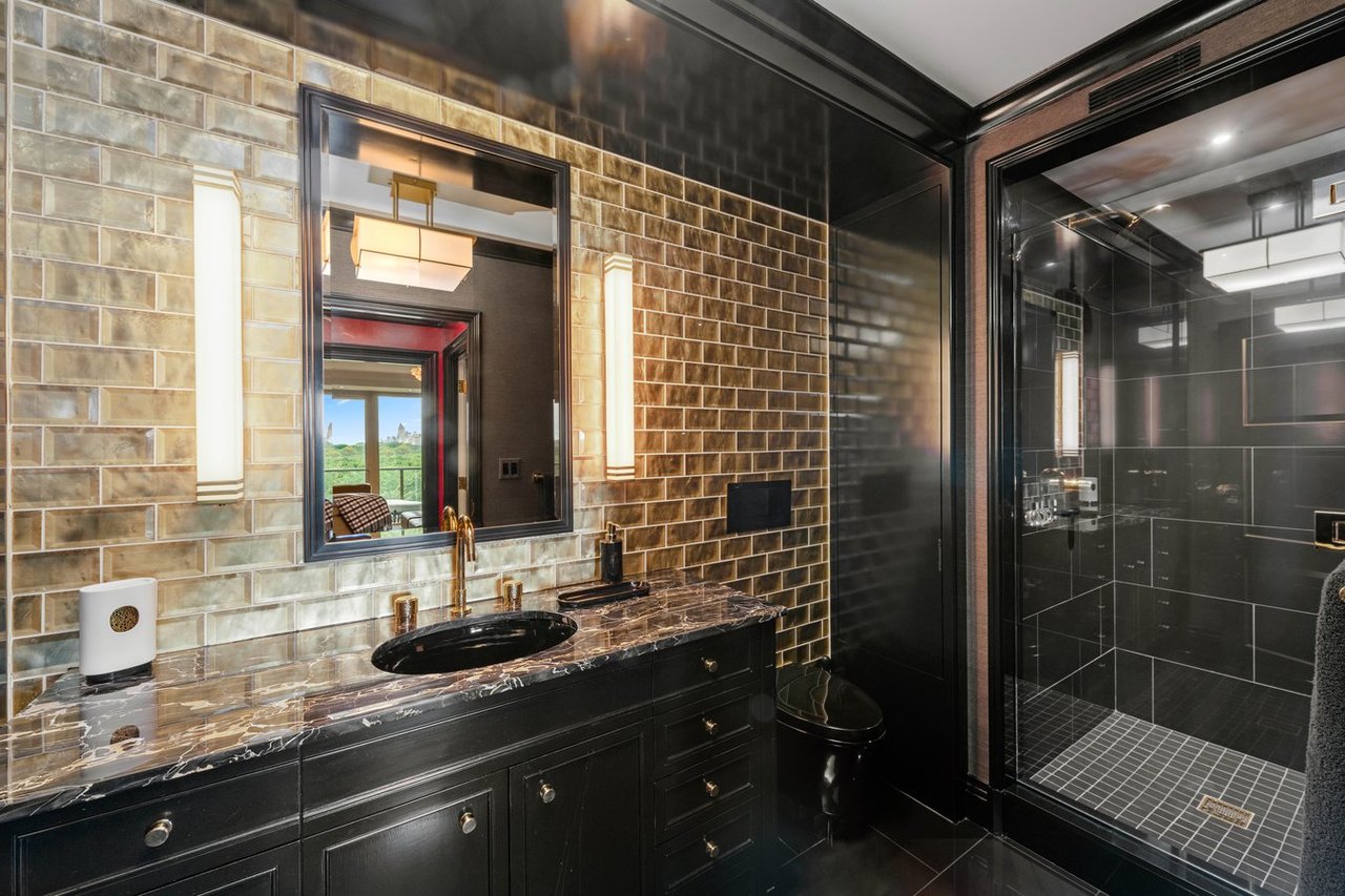 210 Central Park South, 11CD
