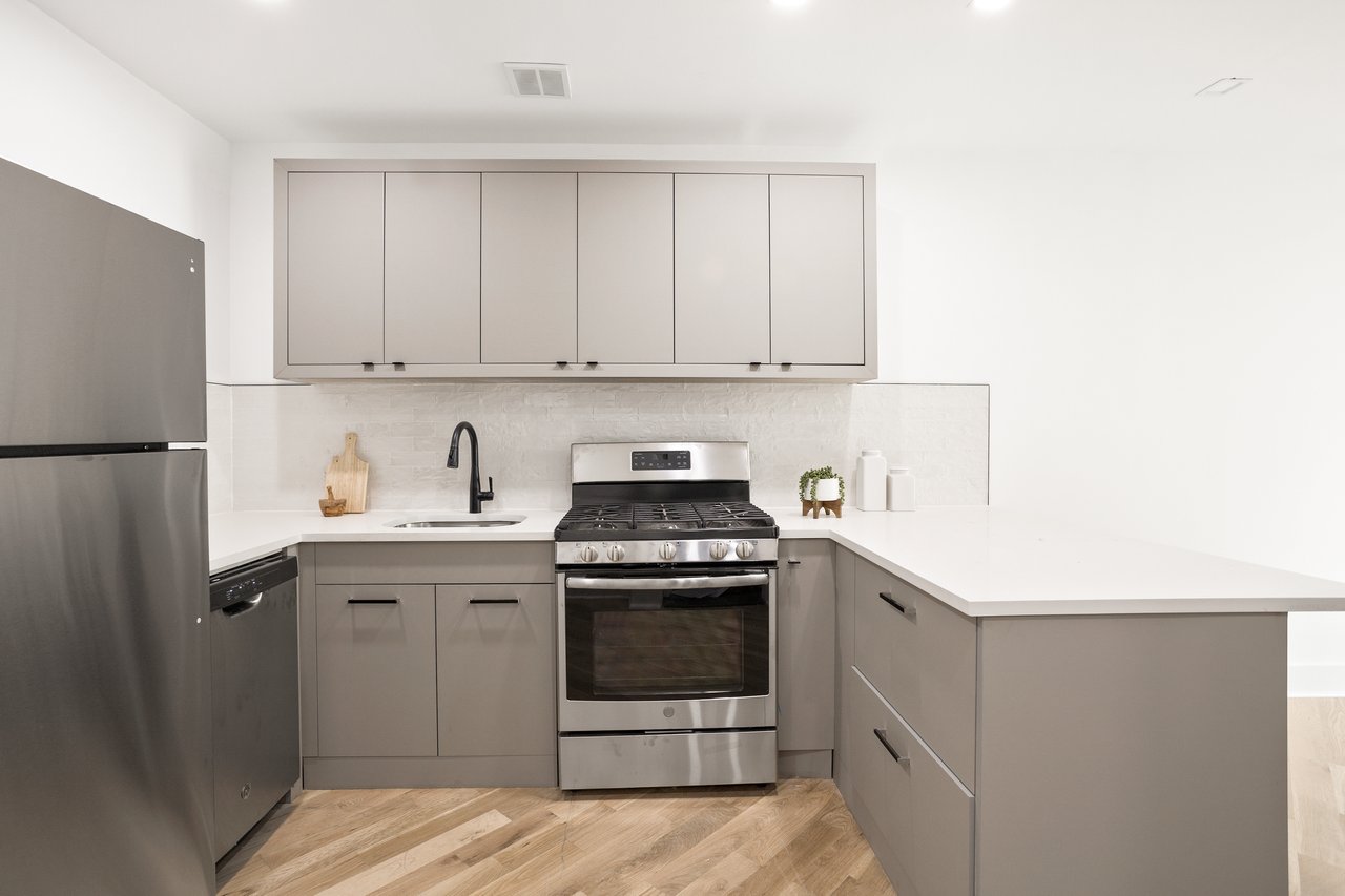 571 Lafayette Avenue