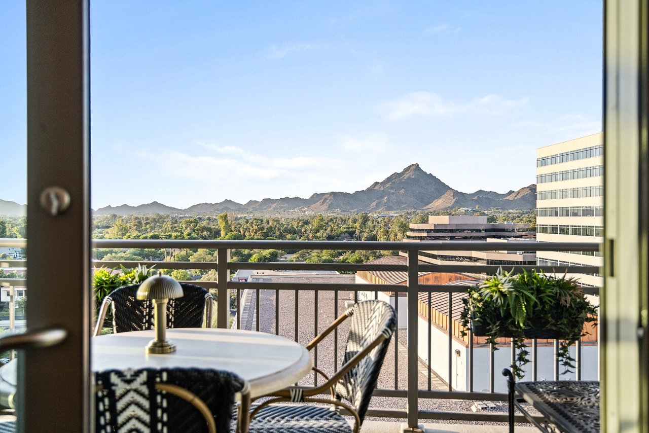 2211 E CAMELBACK Road 902