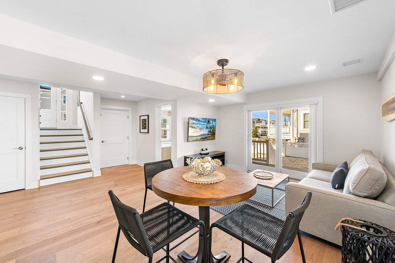 27 E Harmony Ave