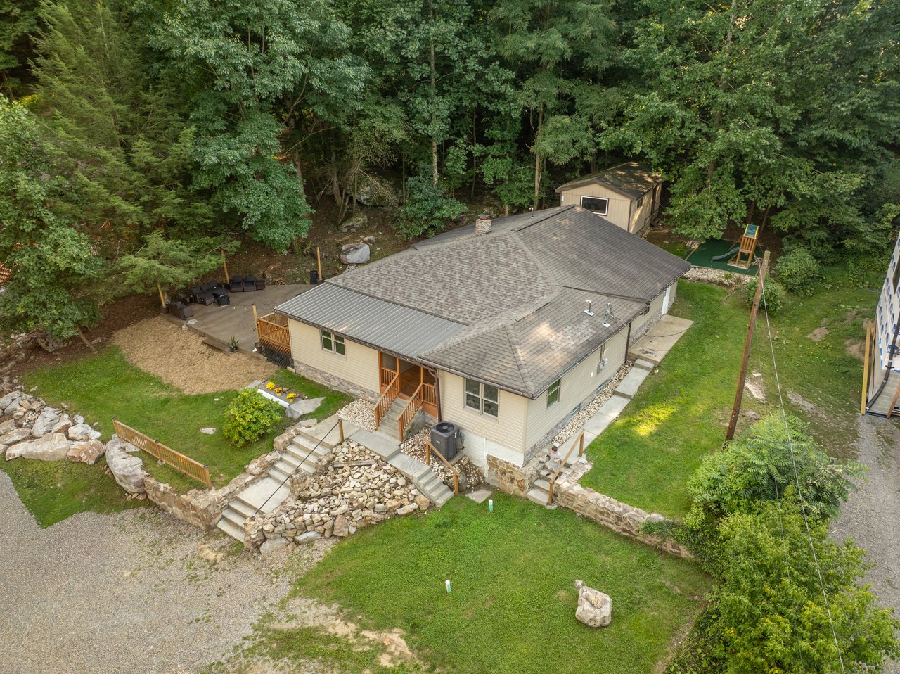 1571 Darlington Road, Ligonier | $265,000