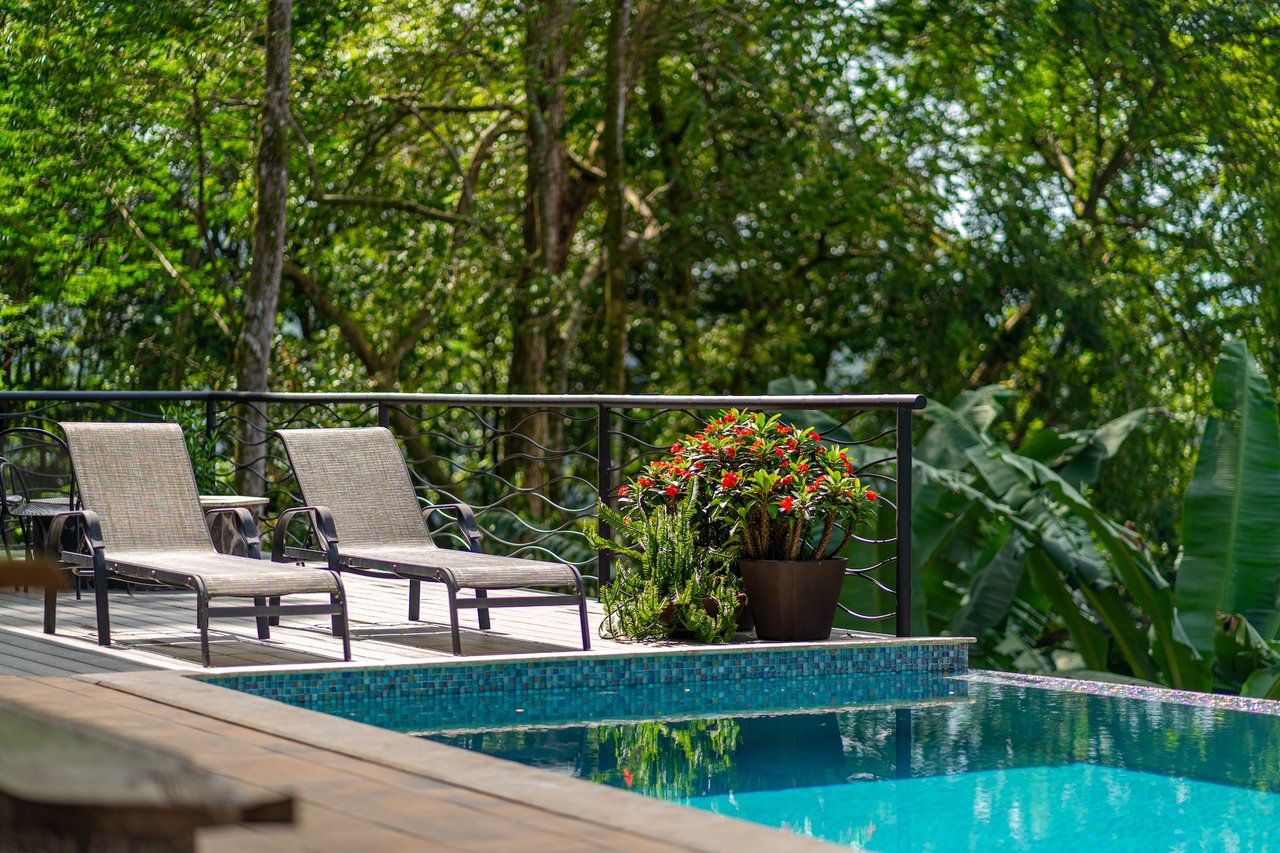 Casa Meraki: Modern Tropical Living with Whale’s Tail Views in Uvita