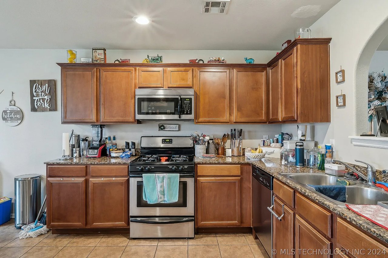 4113 W 105th St S