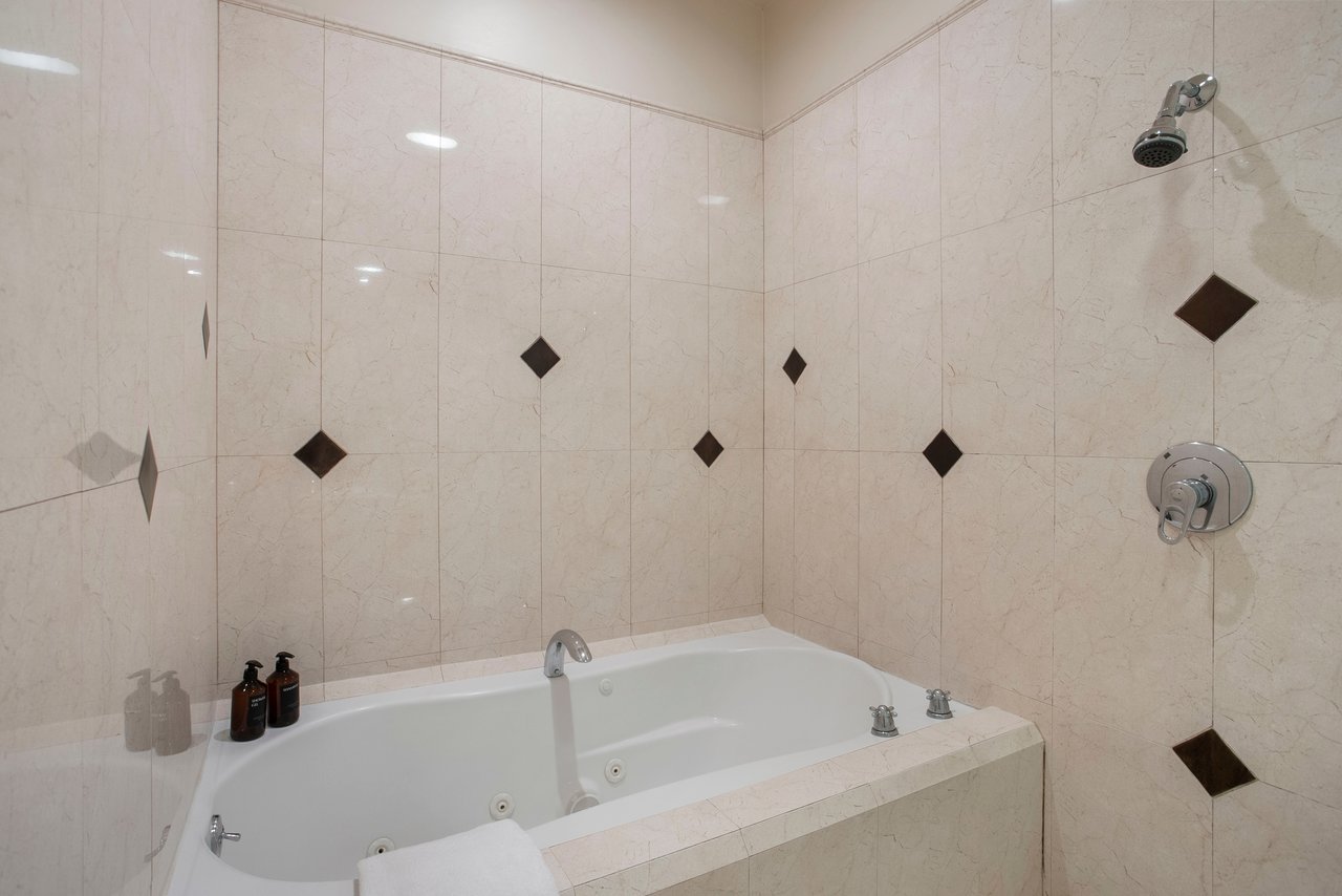 318 Duncan Street # 1