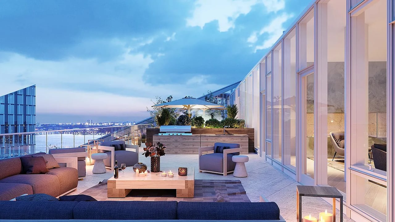 30 Riverside Blvd