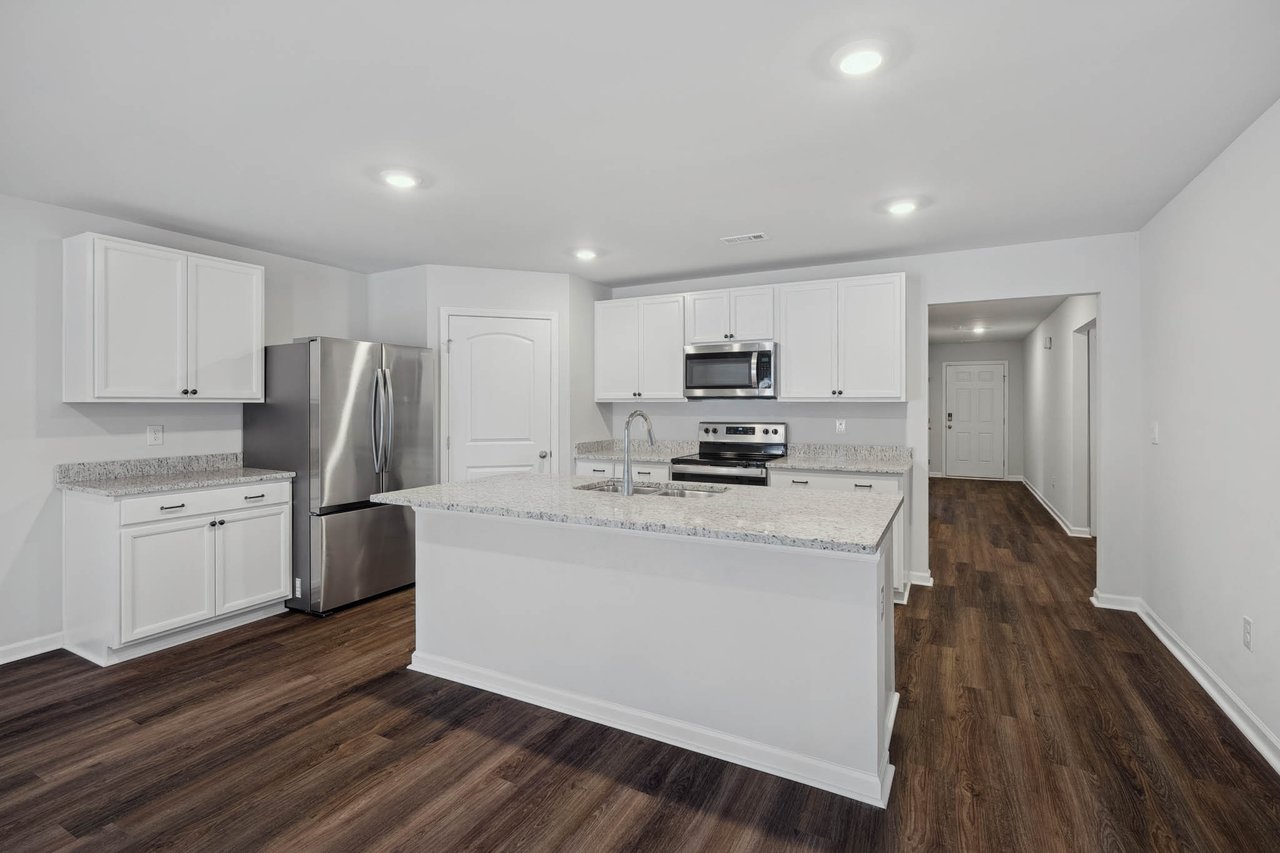 Adorable 4 Bedroom Bungalow in Owens Crossroads!!