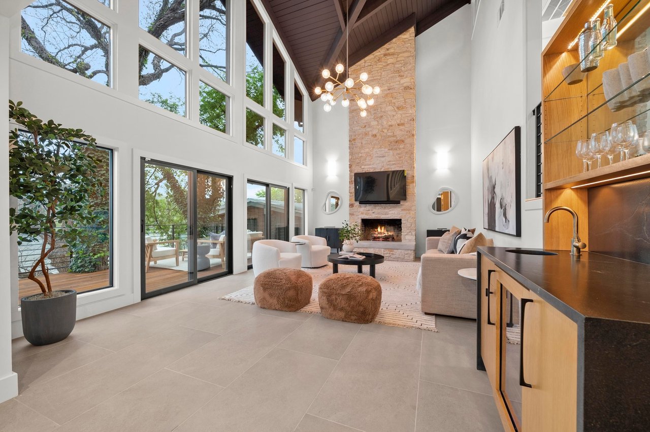1606 Ski Slope Drive