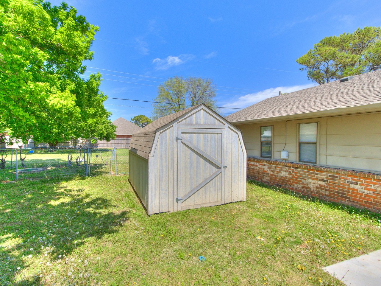 2416 Ellis Dr