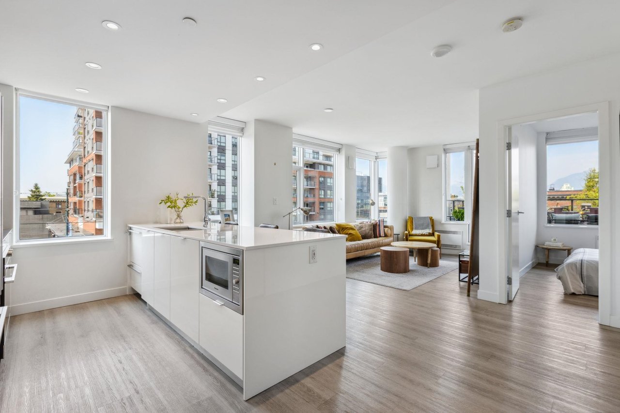 209 E 7th Ave, #302