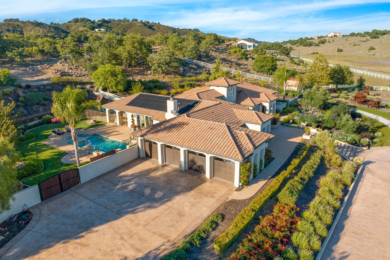 21380 Avenida Rio Encontrado
