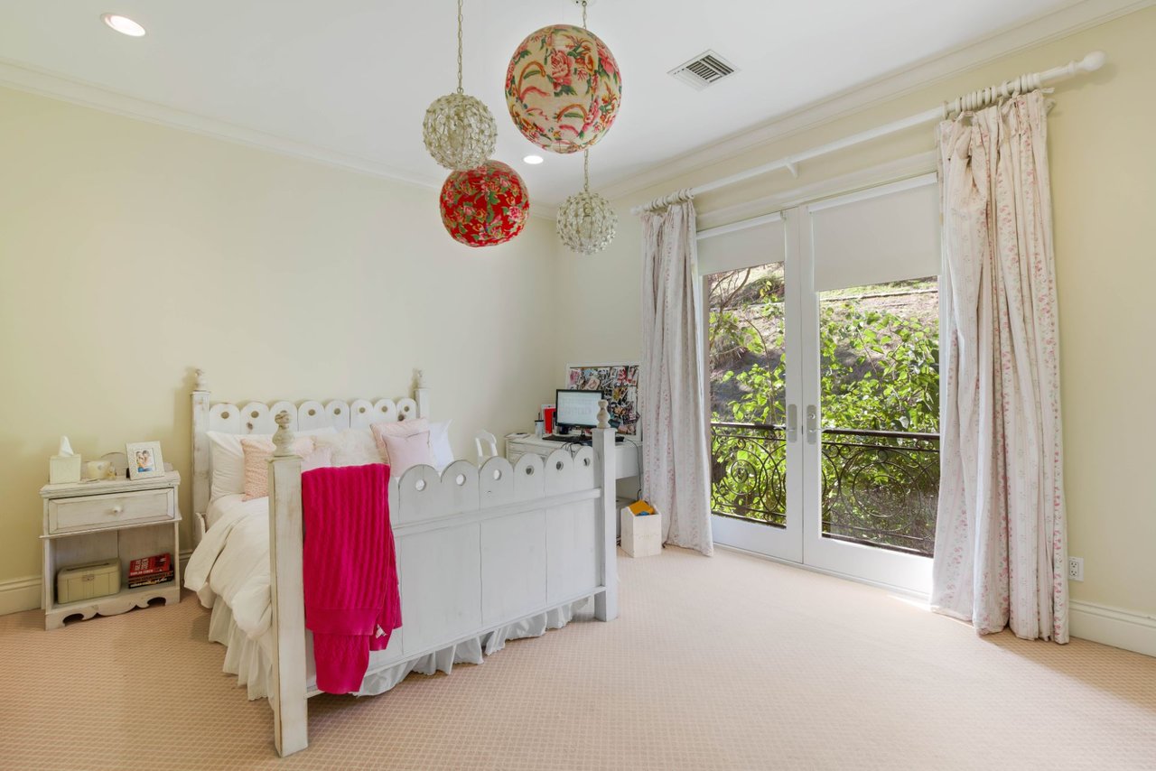 16677 Stone Oak Park