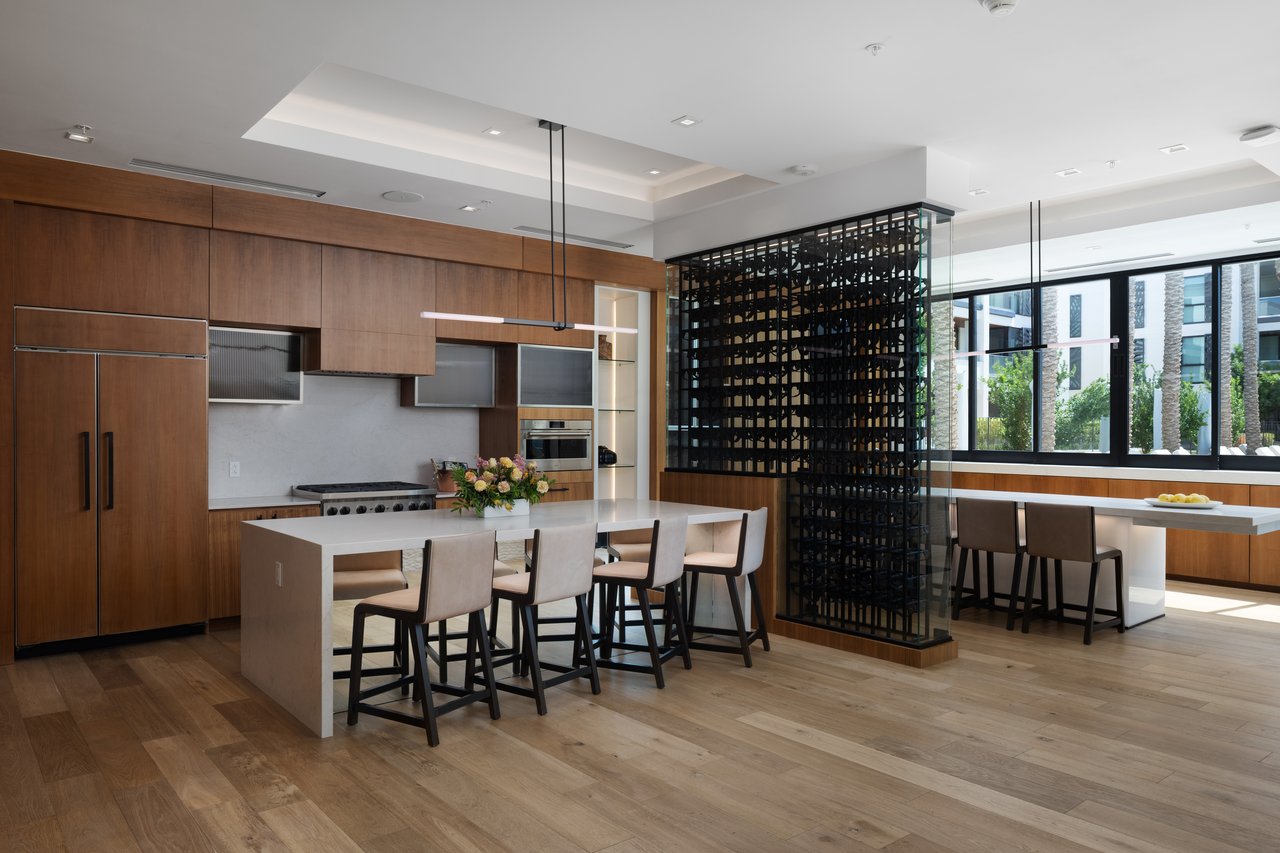 6587 N PALMERAIE Boulevard, 1050