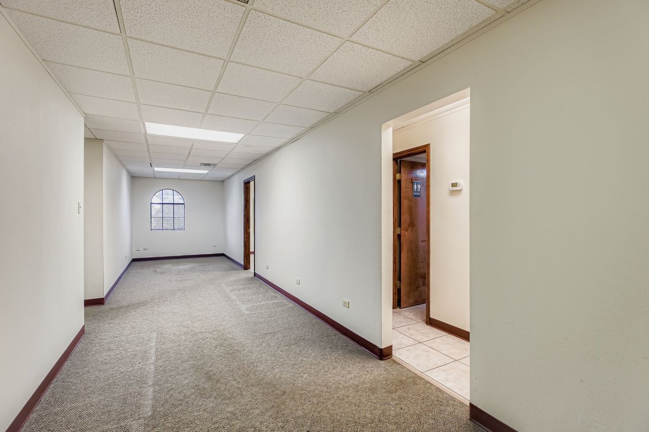 2060 Universal City Blvd