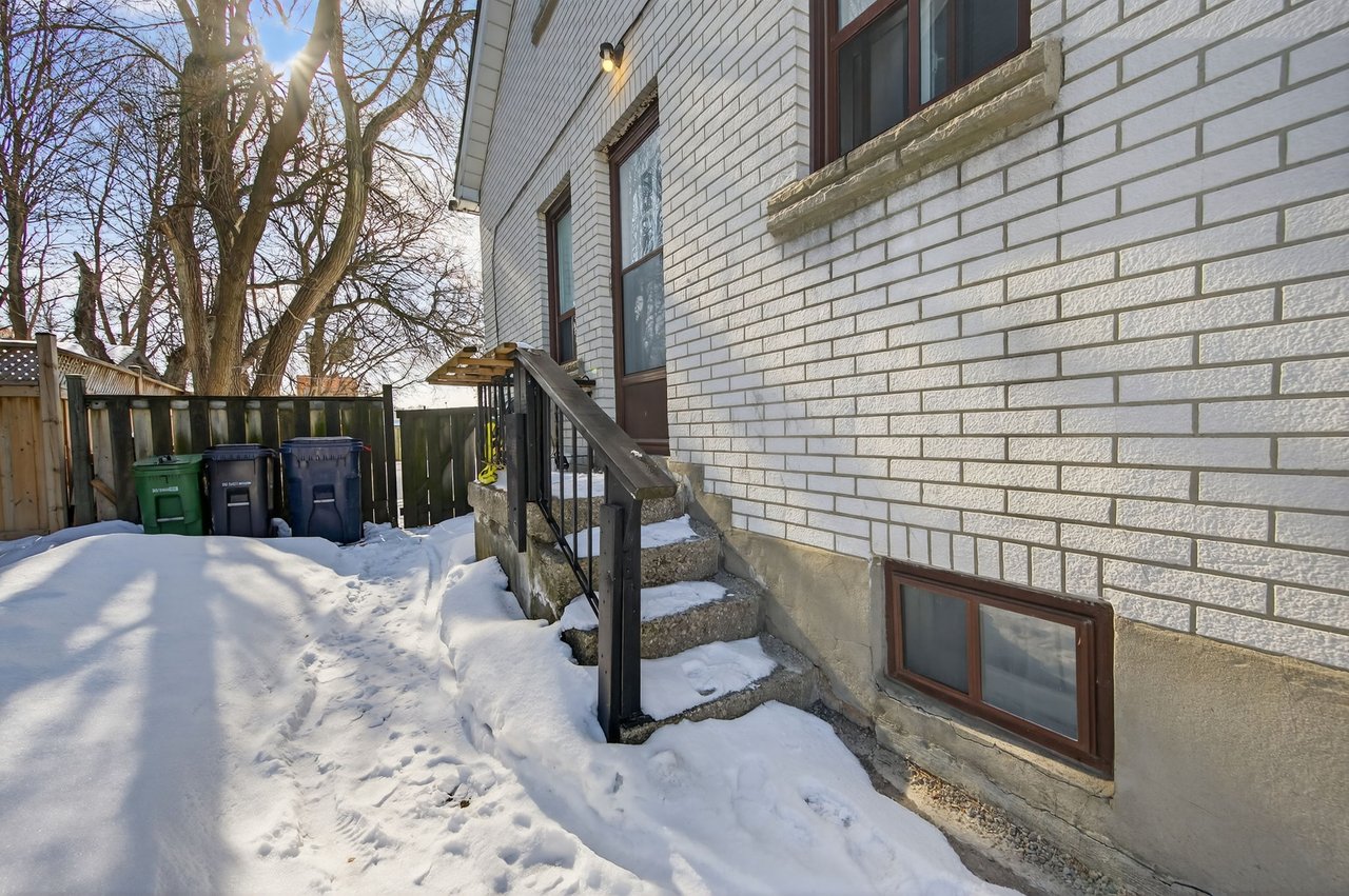 Beautifully Renovated Upper-Unit