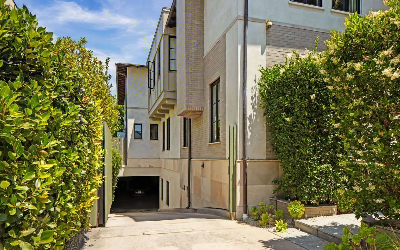 434 N Mansfield Ave