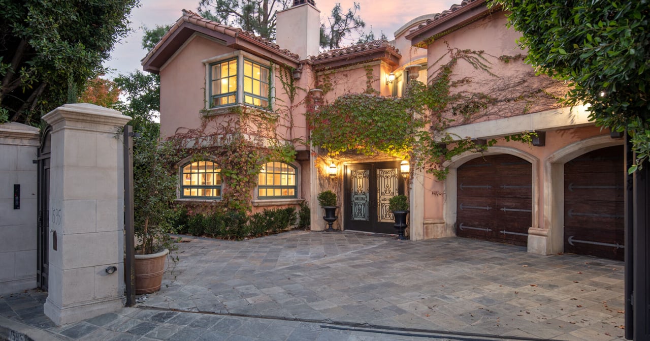 1595 Lindacrest Dr