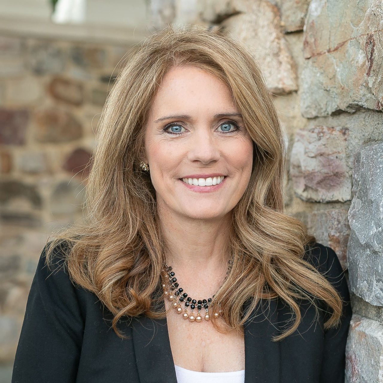 Maria Doyle Wayne, PA Real Estate Agent Headshot