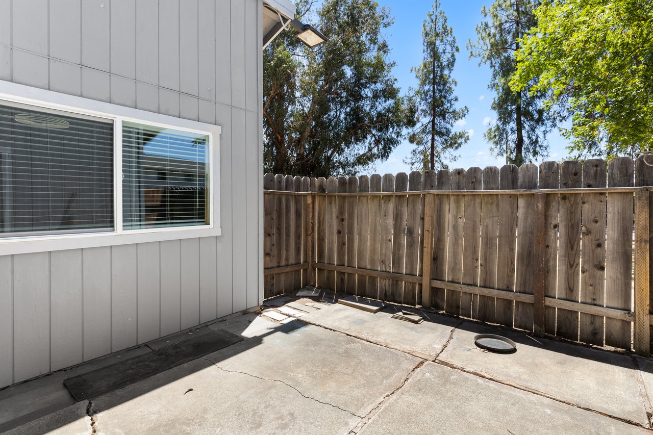 200 Del Luz Ct